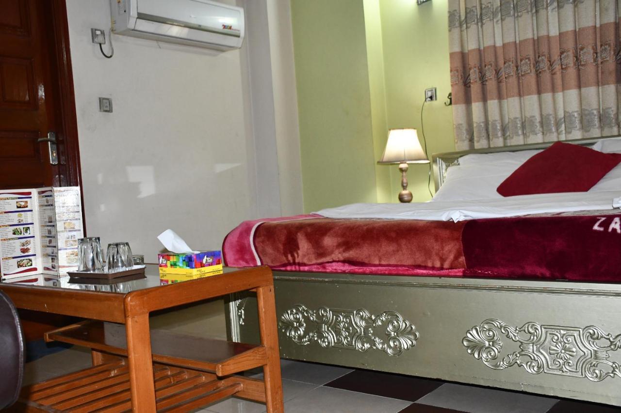 Mir Continental Hotel Muzaffarabad Bagian luar foto