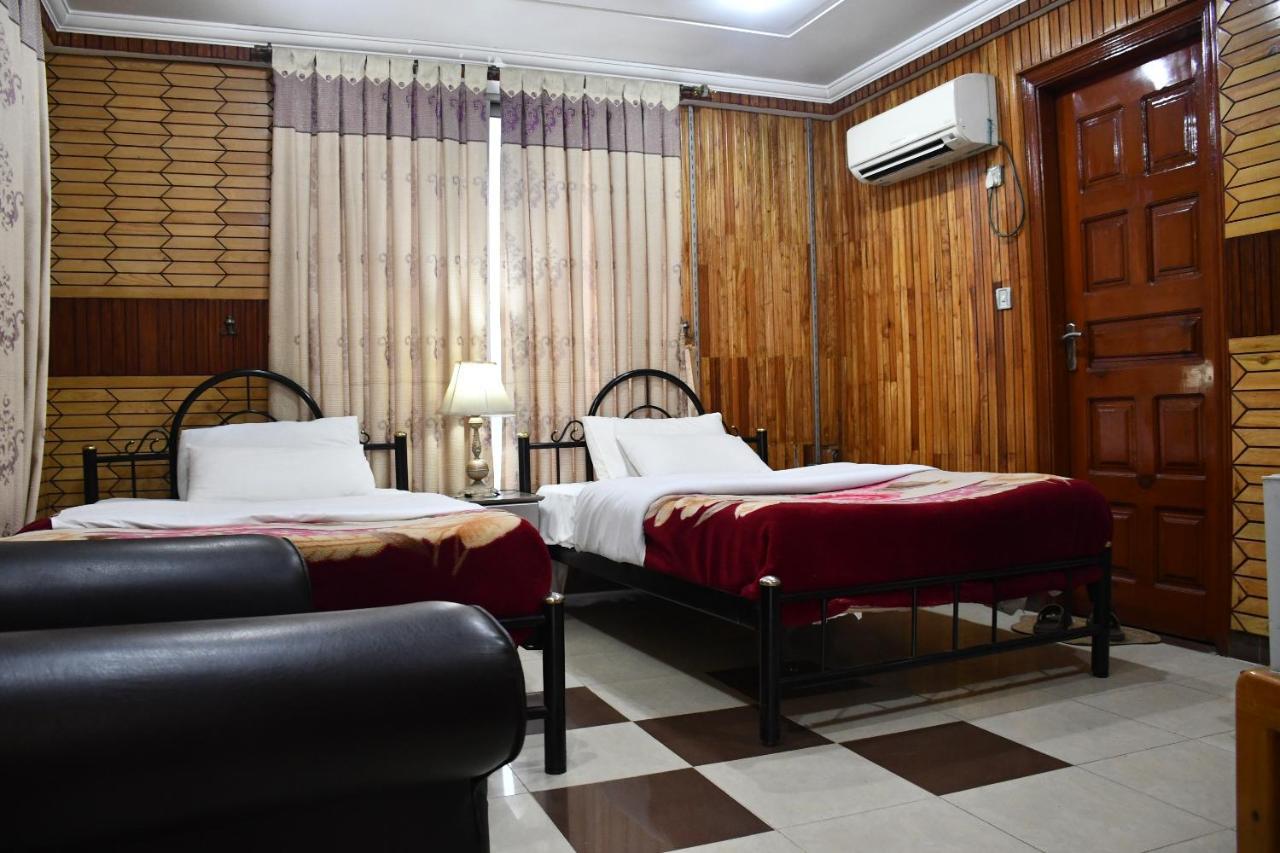 Mir Continental Hotel Muzaffarabad Bagian luar foto