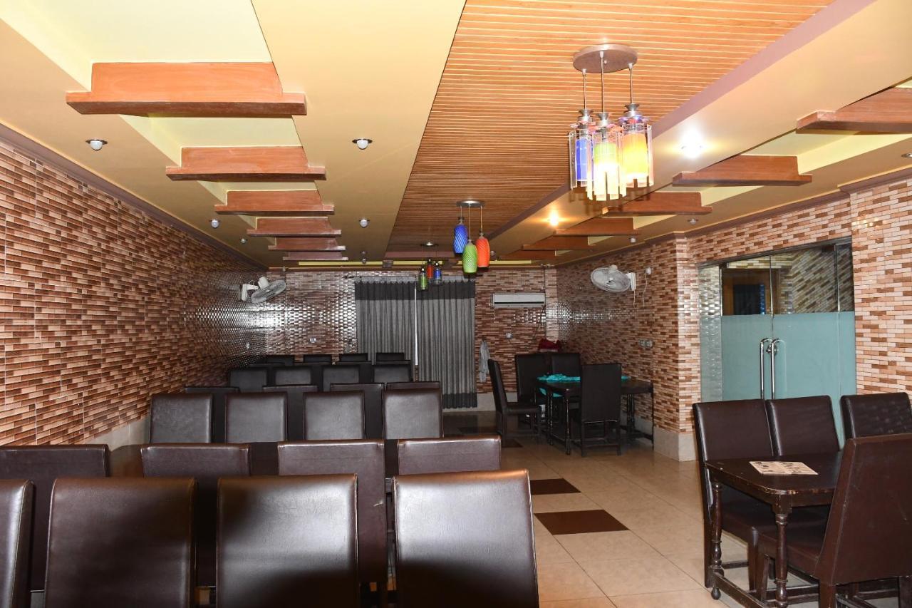 Mir Continental Hotel Muzaffarabad Bagian luar foto