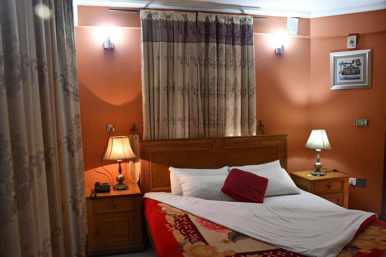 Mir Continental Hotel Muzaffarabad Bagian luar foto